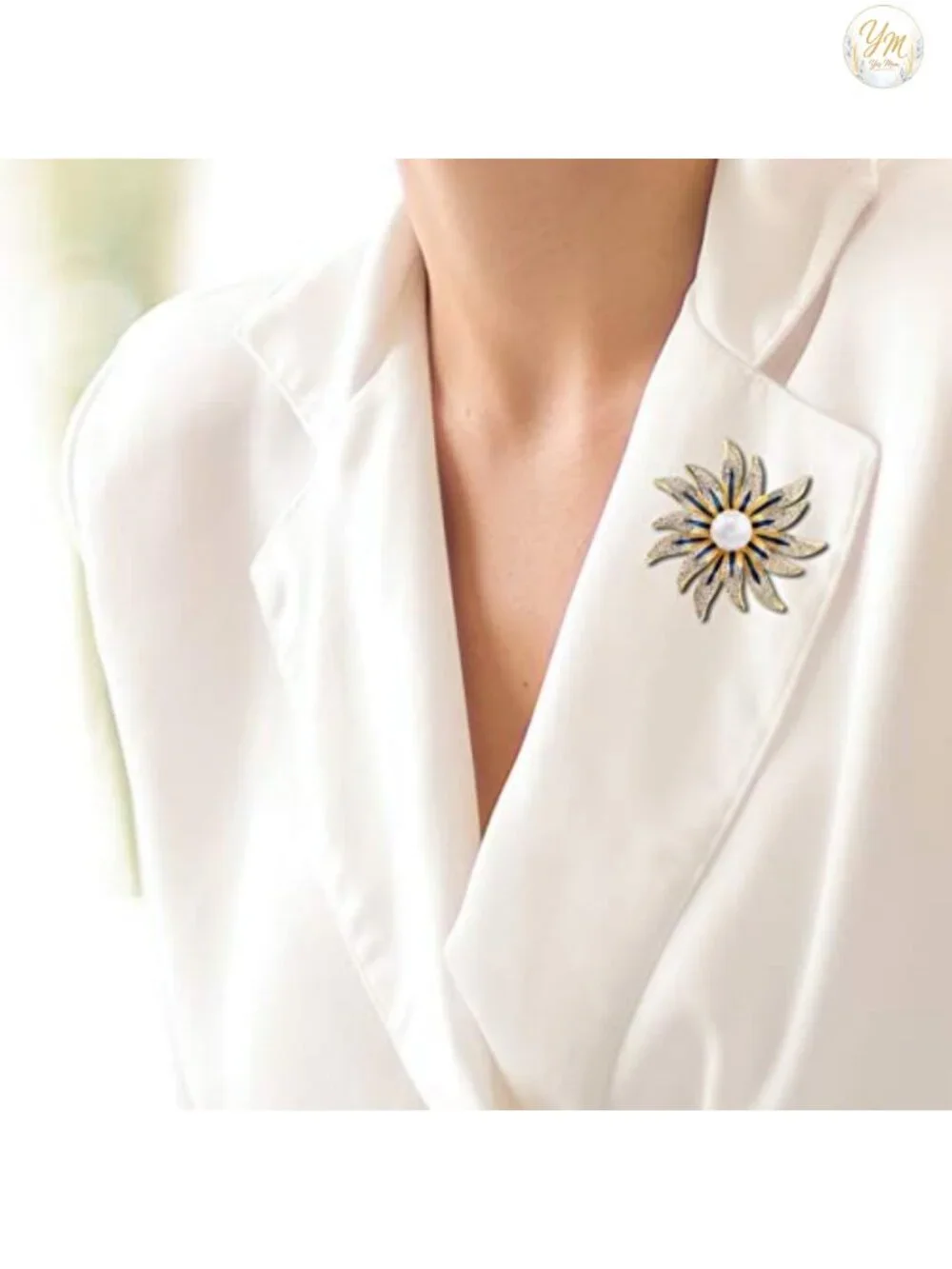 Flower Crystal Rhinestone Pearl Brooch Pin for Women Clothing Bag Hat